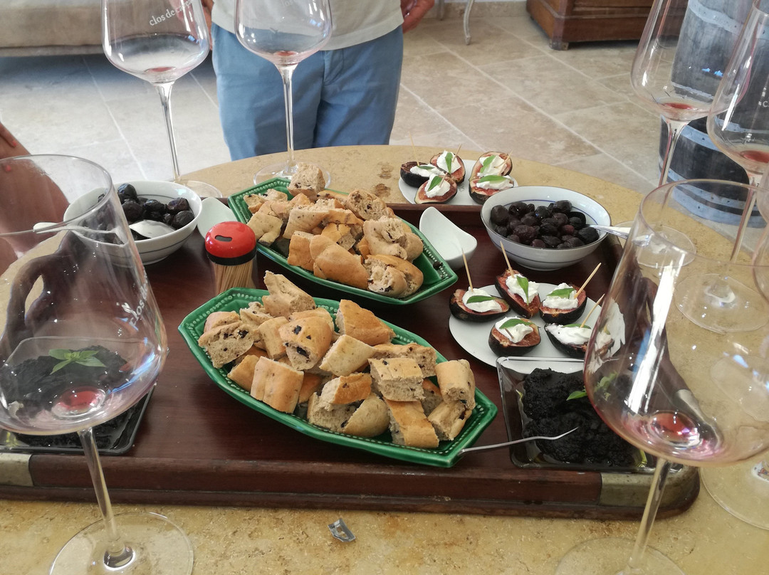 Clos De Caveau景点图片