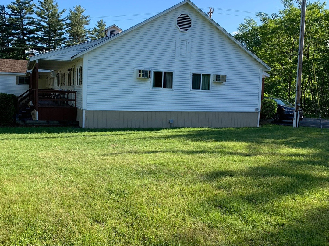 Riverbank Motel & Cabins主图