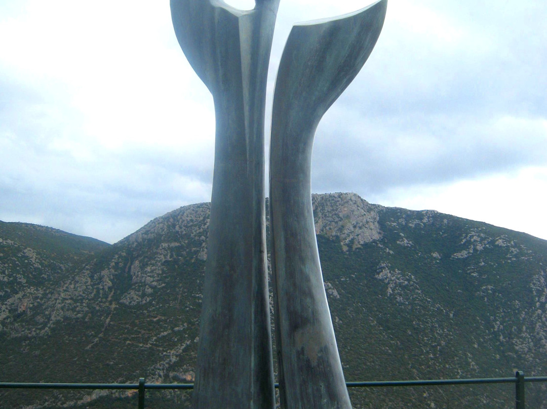 Prometheus Sculpture-德尔斐必去景点