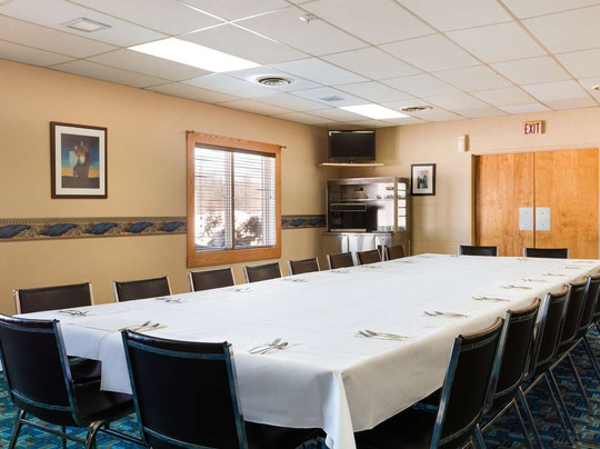 Thriftlodge Cochrane South主图