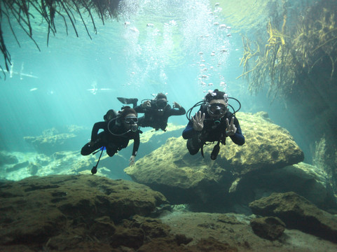 Karst diving