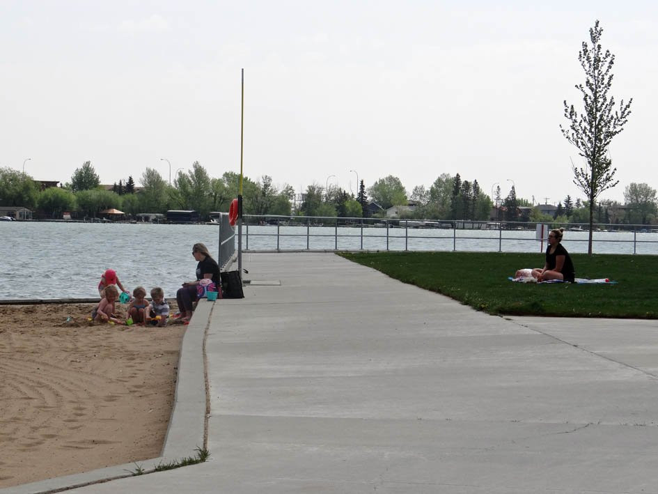 Anniversary Park-Chestermere必去景点