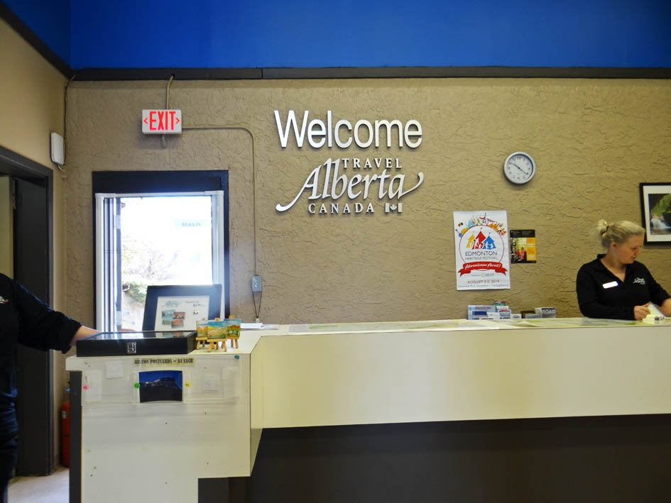 Hinton Visitor Information Centre-兴顿必去景点