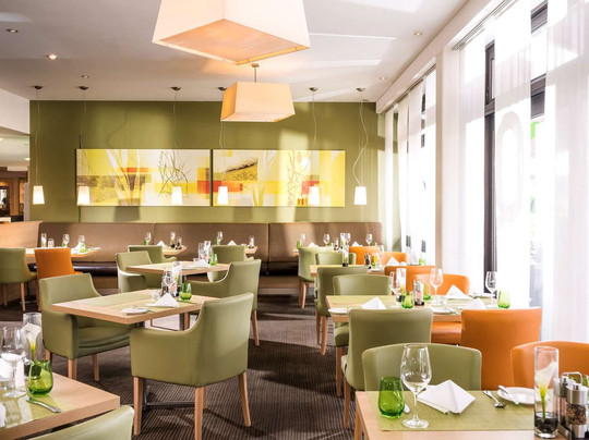 杜塞尔多夫机场美居酒店主图