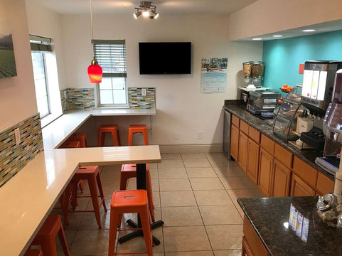 Howard Johnson by Wyndham Salinas主图