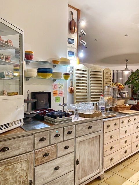 乐厄隆酒店主图