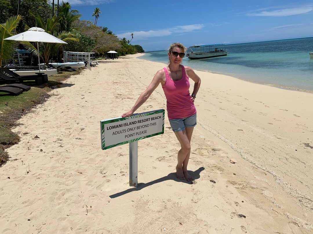 罗玛尼岛度假酒店主图