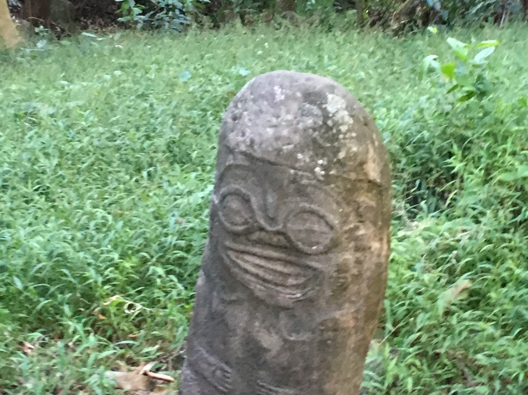 Tiki Souriant-Hiva Oa必去景点