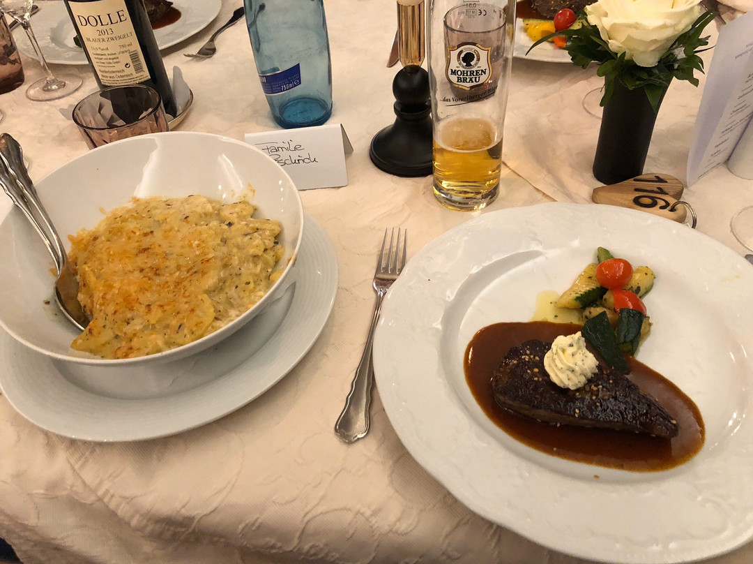 Cresta Hotel主图