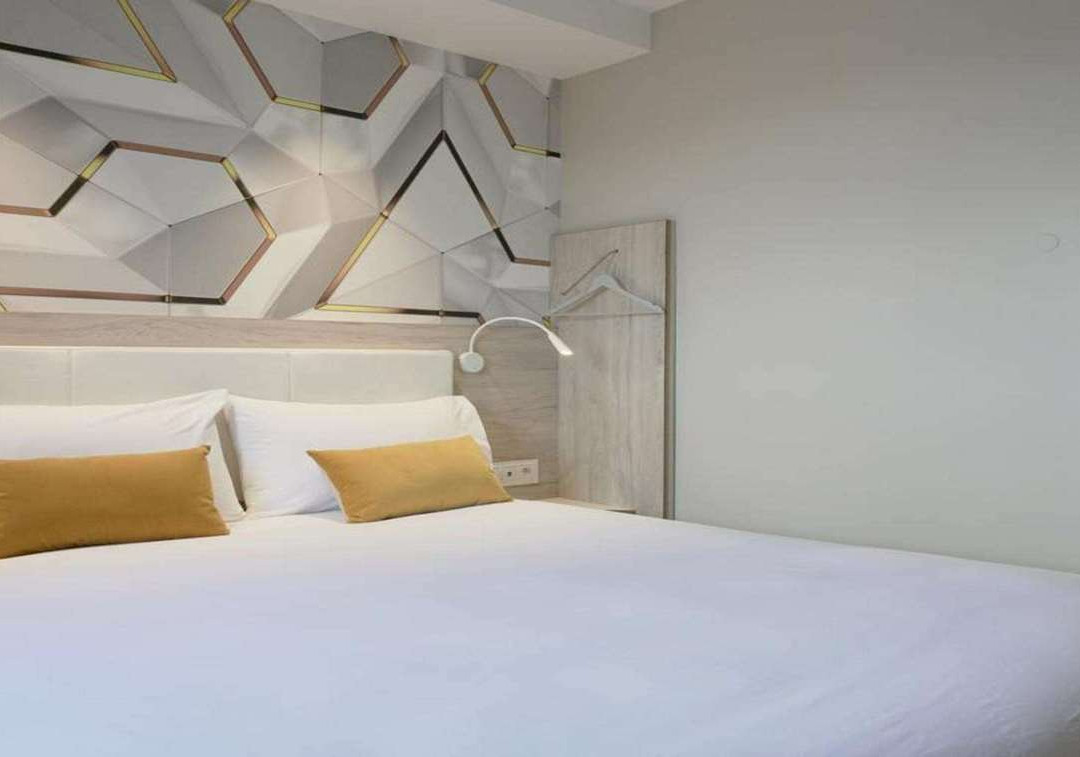 Hôtel Kyriad Crepy En Valois主图