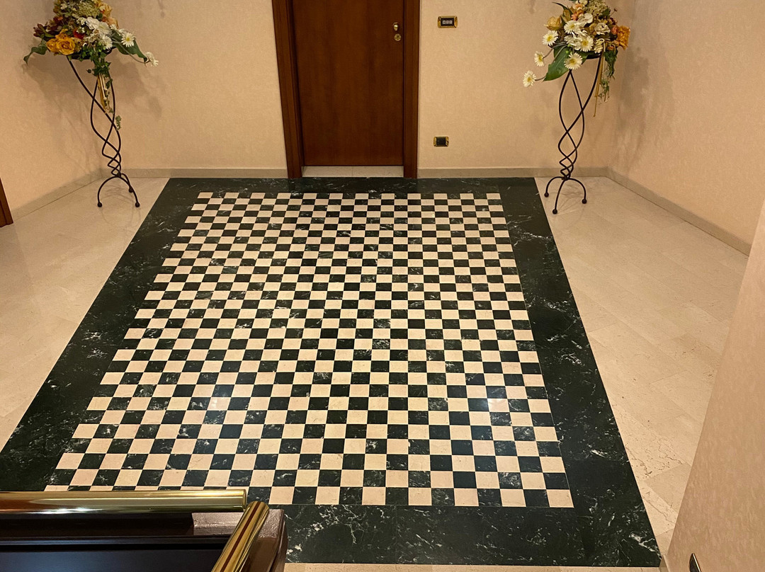 梦德诺皇宫酒店主图