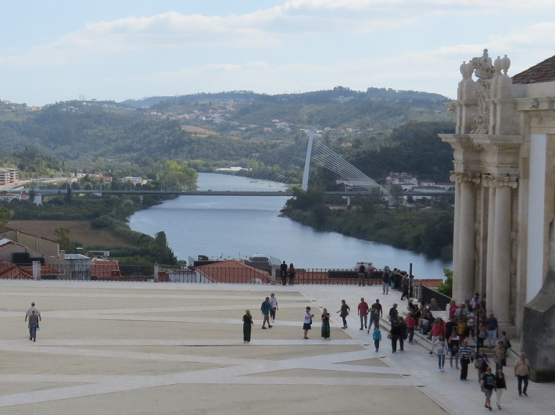 Ponte Rainha Santa Isabel景点图片