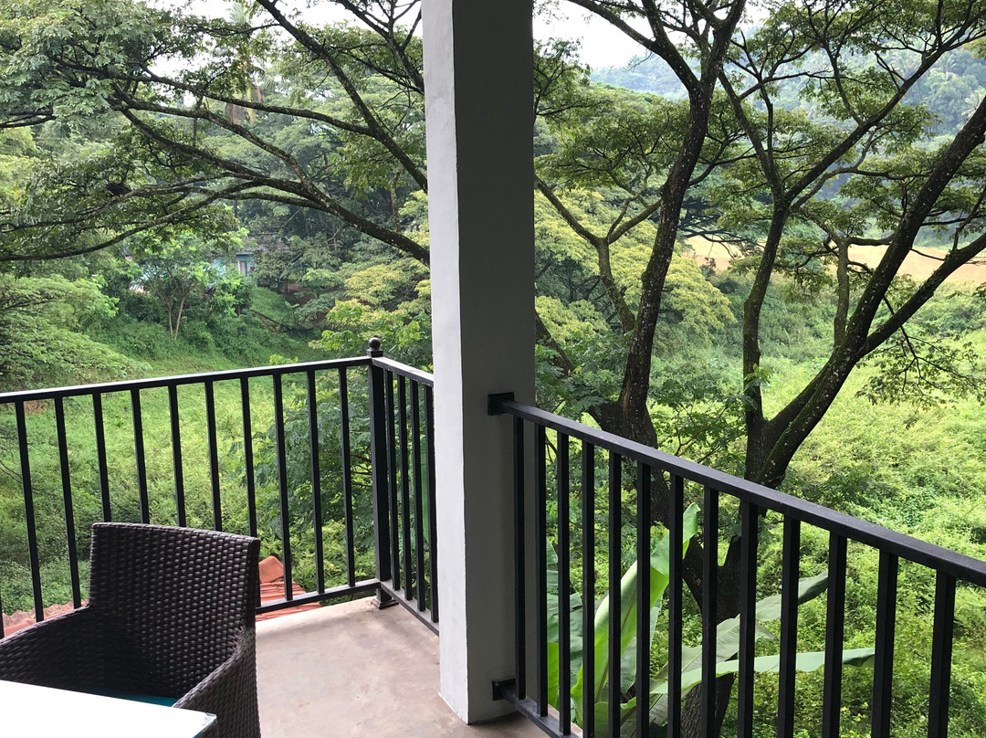 锡兰石简易别墅酒店主图