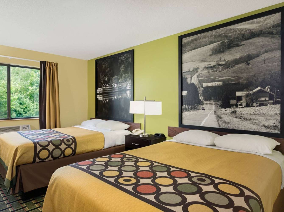 马利耶塔速8酒店主图