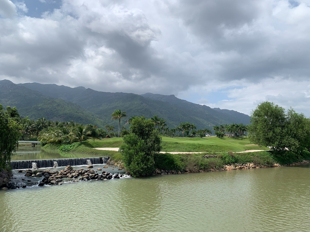 Diamond Bay Golf-芽庄必去景点