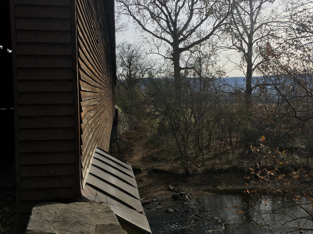 Meems Bottom Covered Bridge-Mount Jackson必去景点
