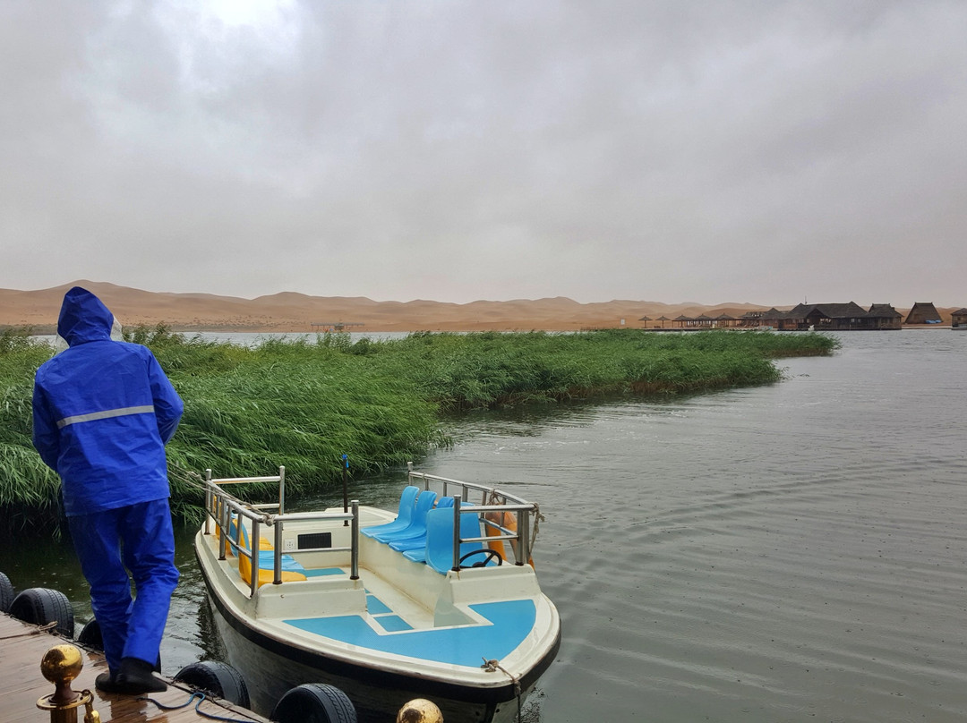 月亮湖-阿拉善左旗必去景点