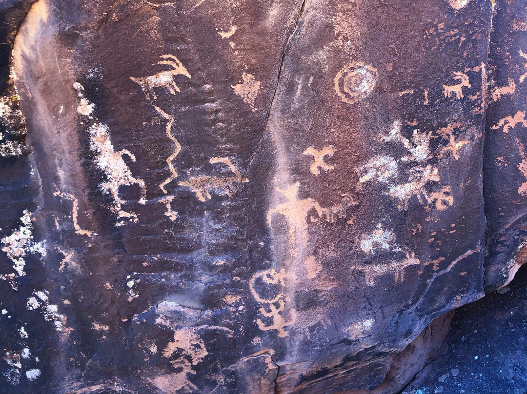 Little Black Mountain Petroglyph Site景点图片