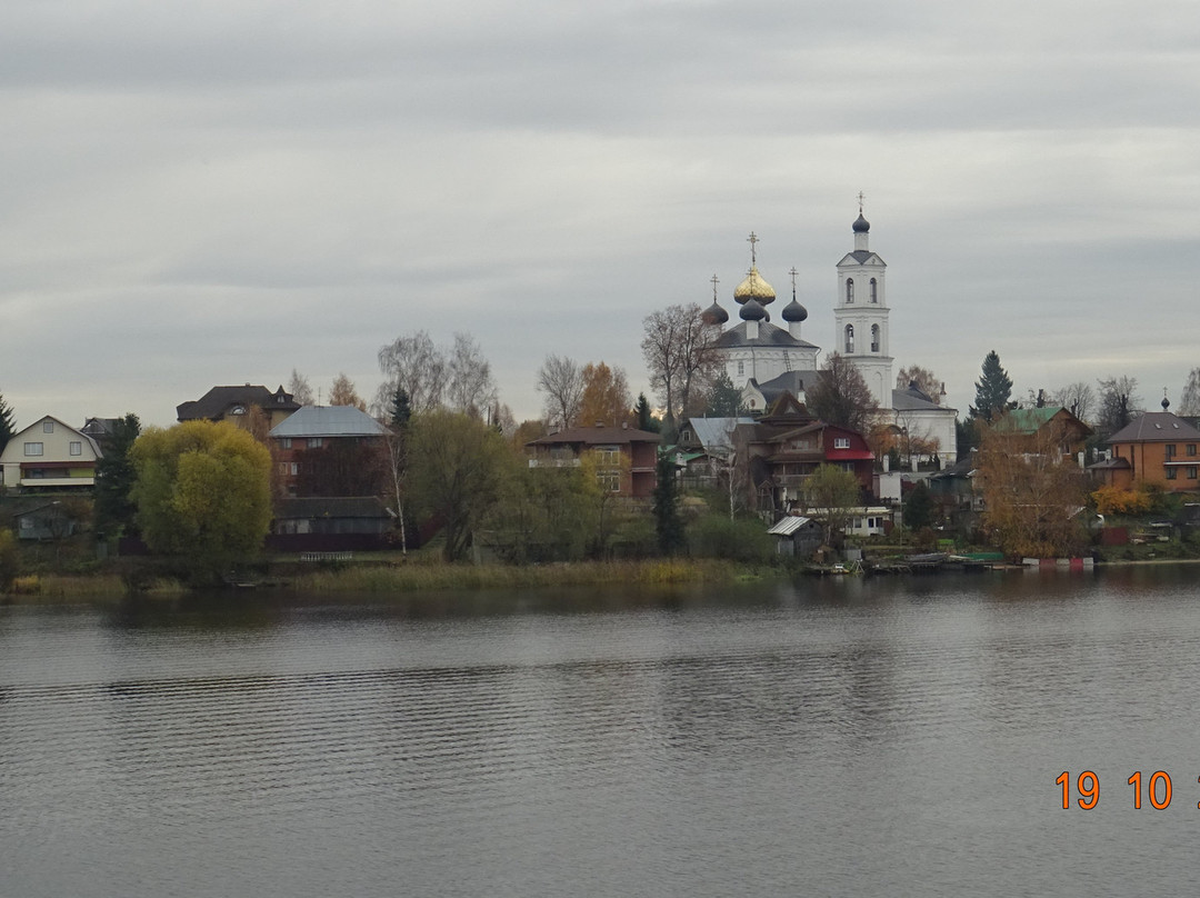 Vozdvizheniya Chestnogo Kresta Gospodnya Church-Sverdlovo必去景点