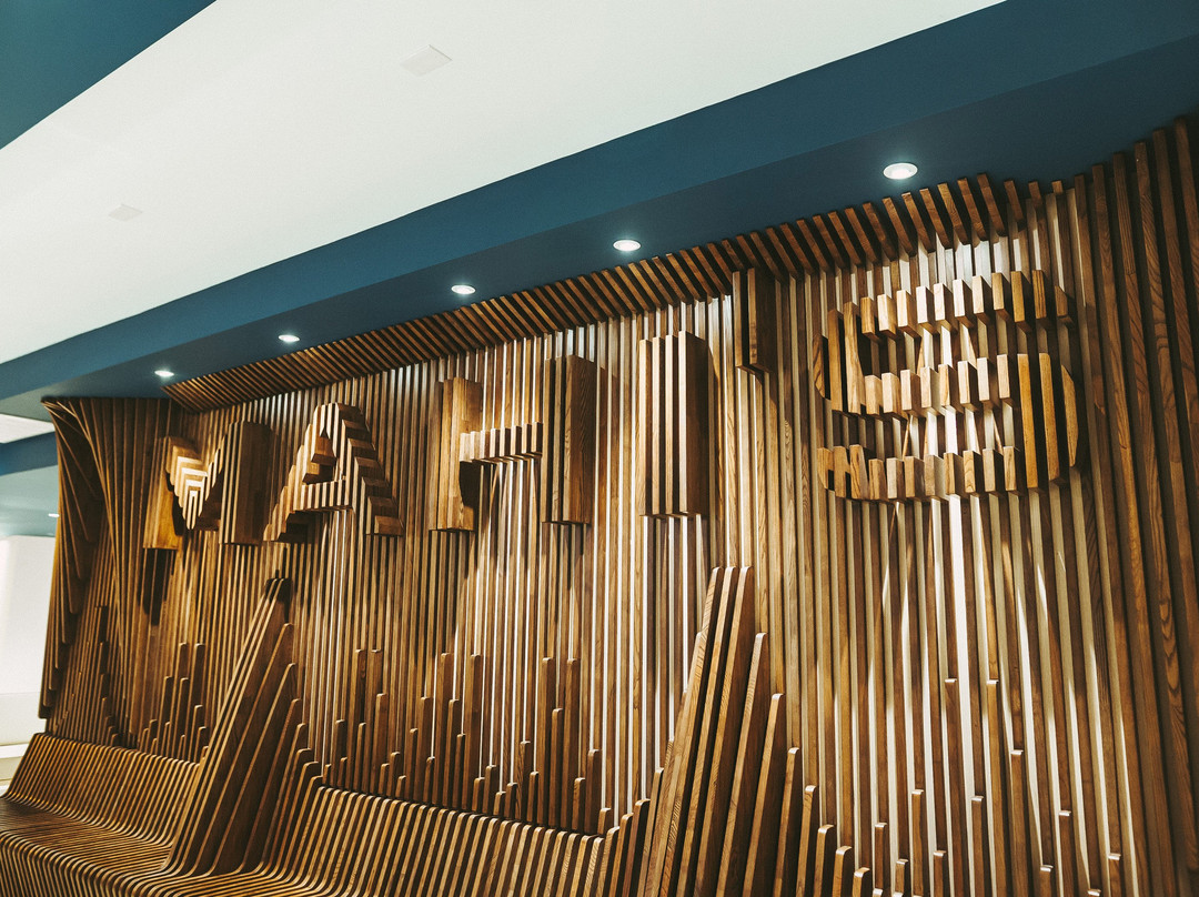 Mahi's Seafood and Sushi