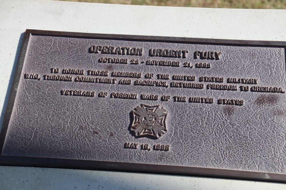 Grenada Airport Monument景点图片