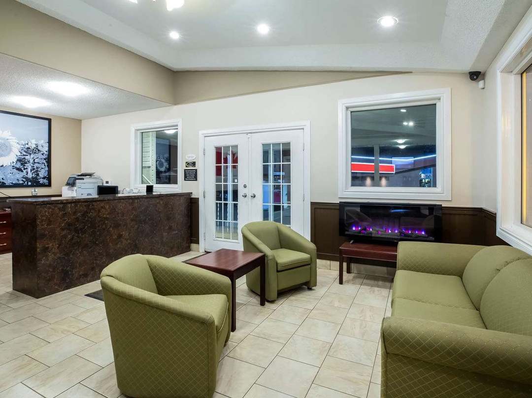 Super 8 by Wyndham Smoky Lake主图