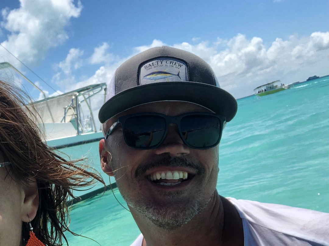 Catamaran Sailing Isla Mujeres景点图片