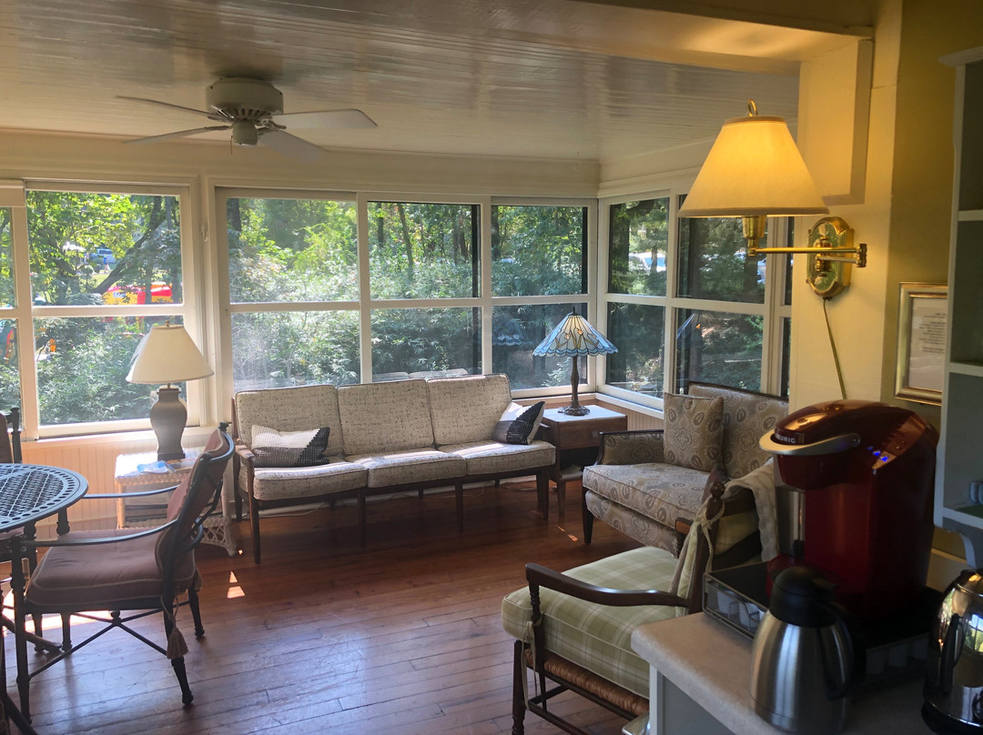 Pinecrest Bed & Breakfast主图