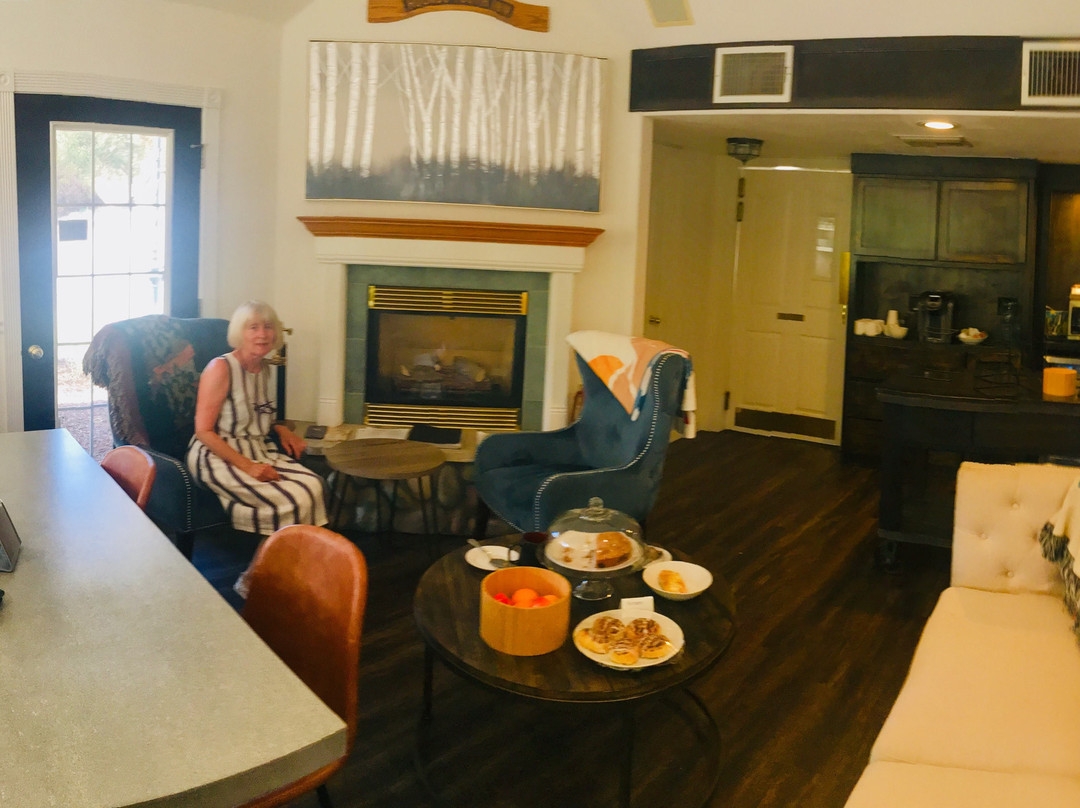 猎犬牙酒店主图