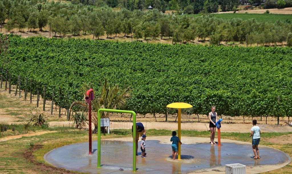 Val Du Charron Wine & Leisure Estate主图