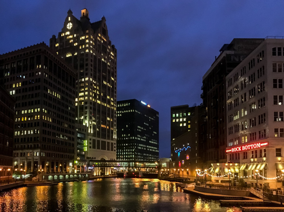 Milwaukee RiverWalk景点图片