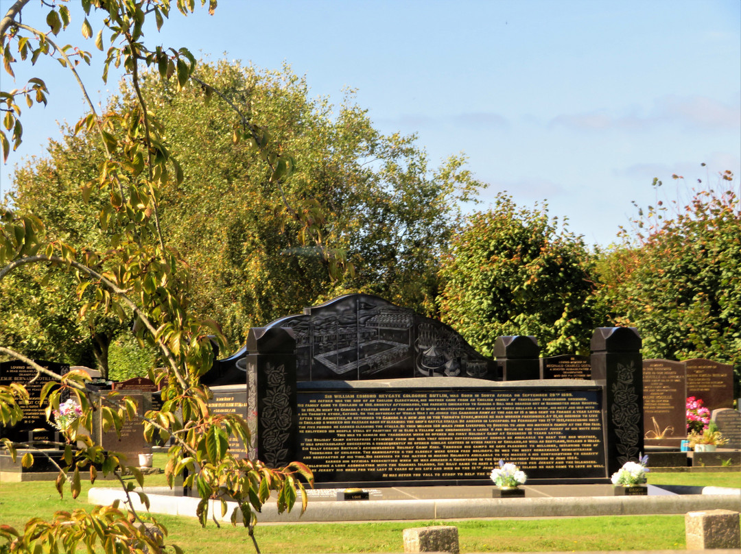 St John's New Cemetery景点图片