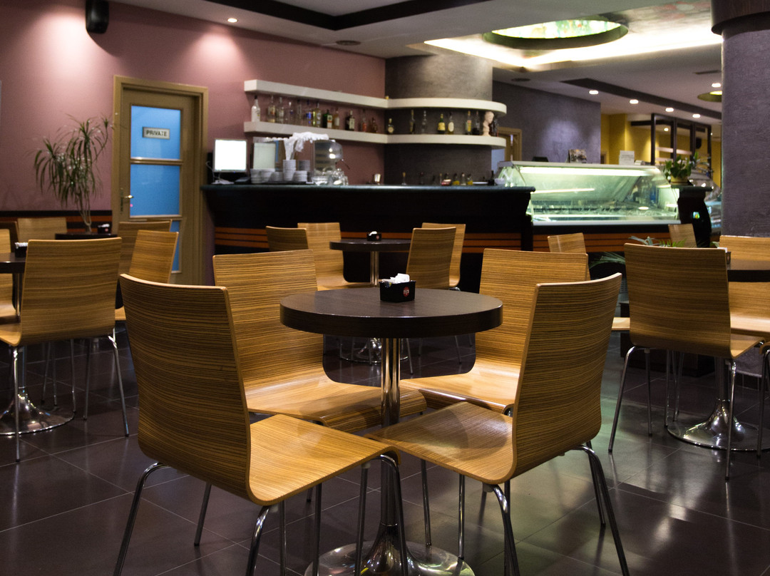 Hotel Continental主图