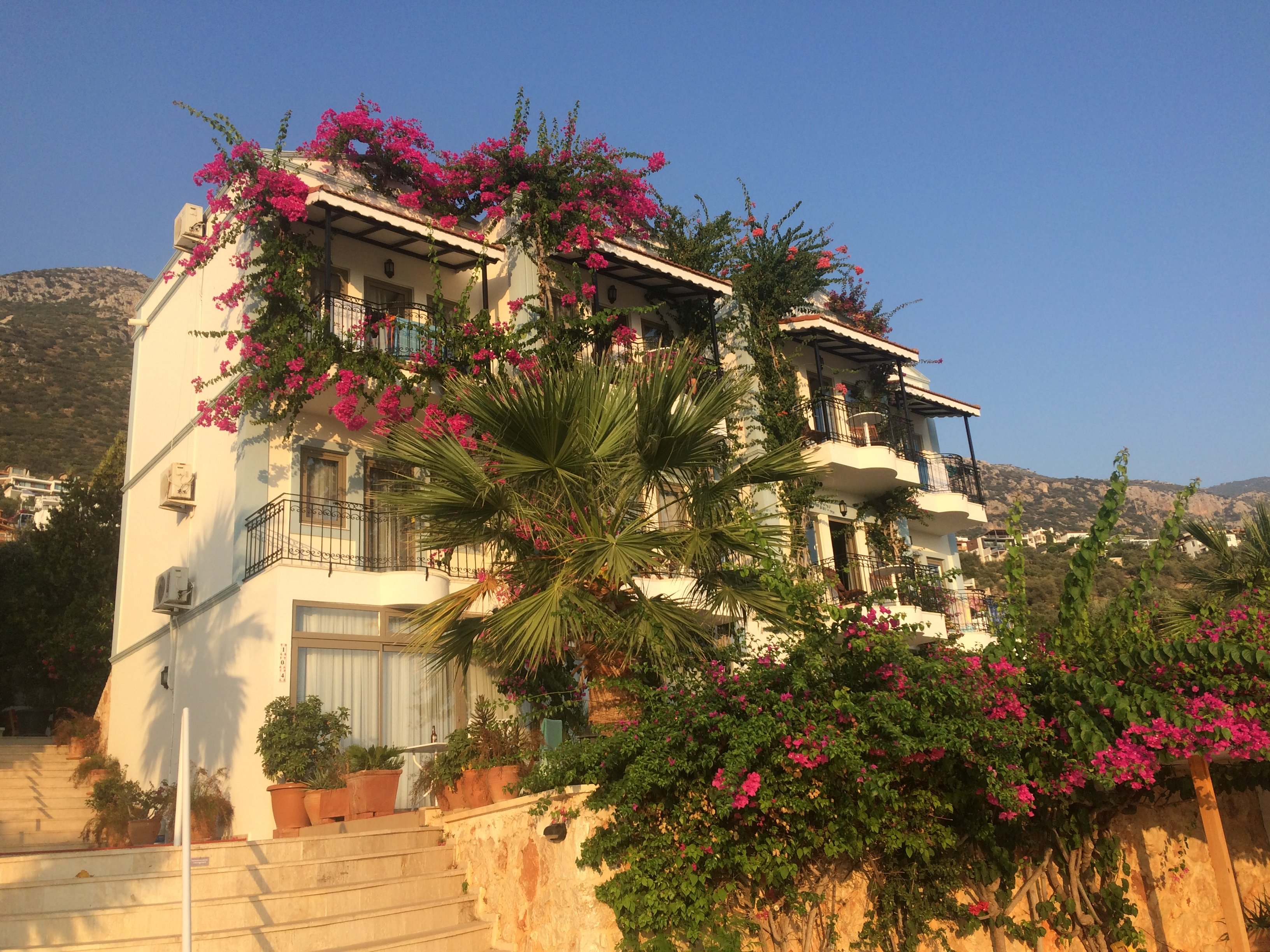 The Mediteran Hotel-浴室