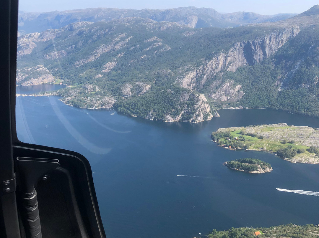 Helitrans Helicopter scenic tours Stavanger area景点图片