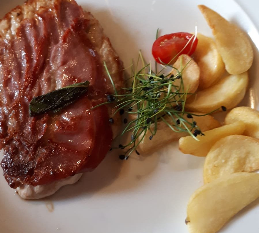 金色玫瑰酒店主图