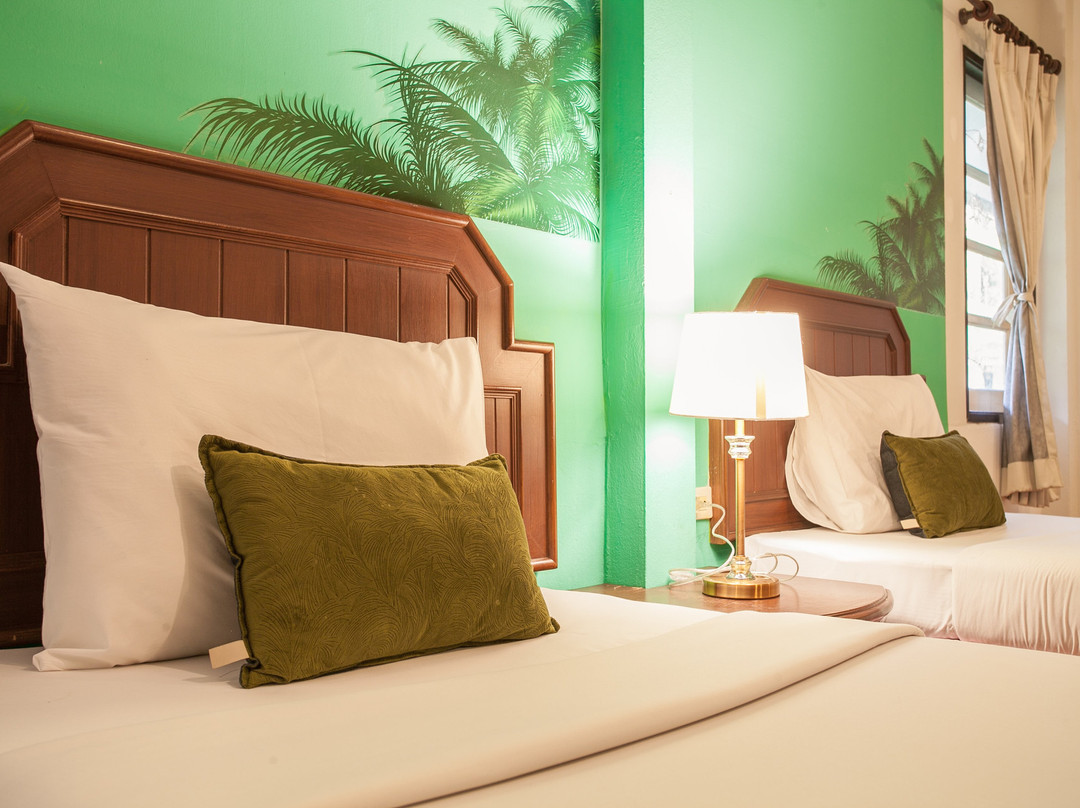 Lanta​ Village​ Resort主图