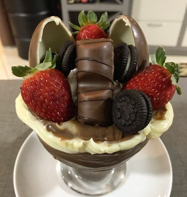 Maximiliano de Almeida餐馆和美食-Celeste Hamburgueria