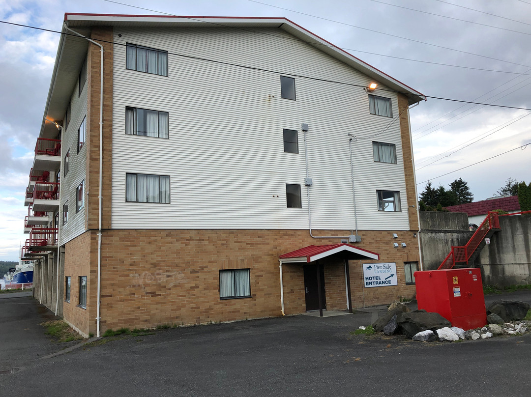 Pier Side Landing主图