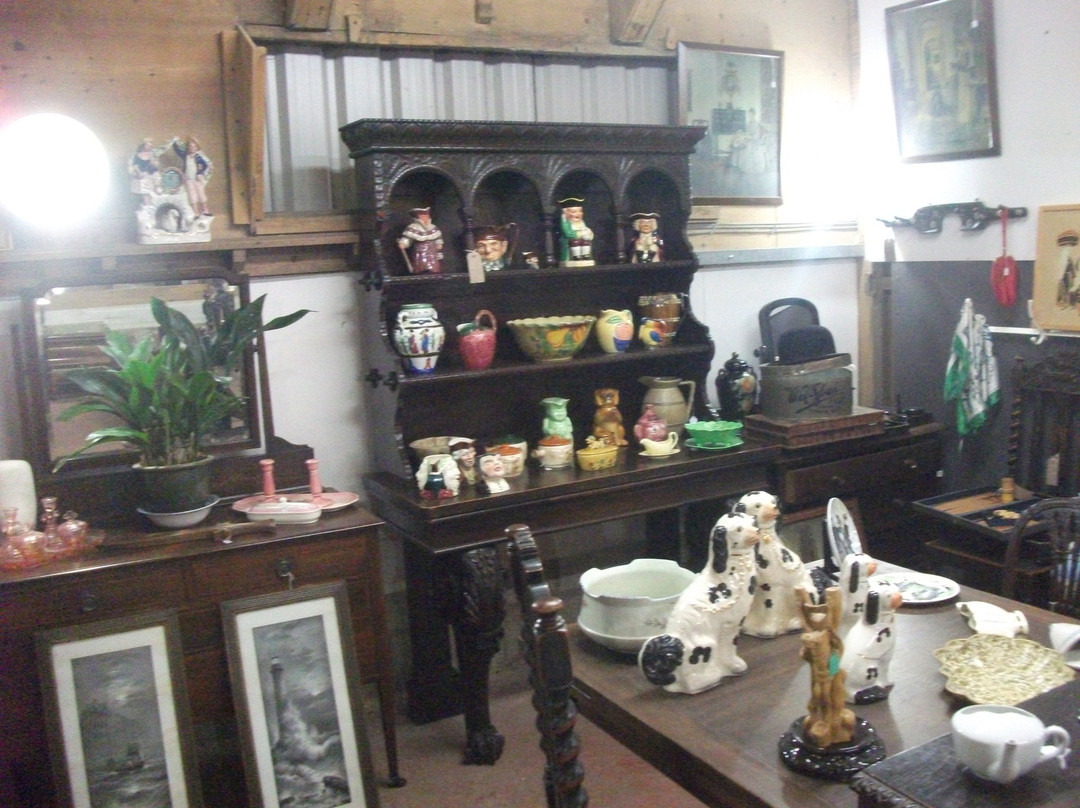 Bar Farm Antiques & Collectables景点图片