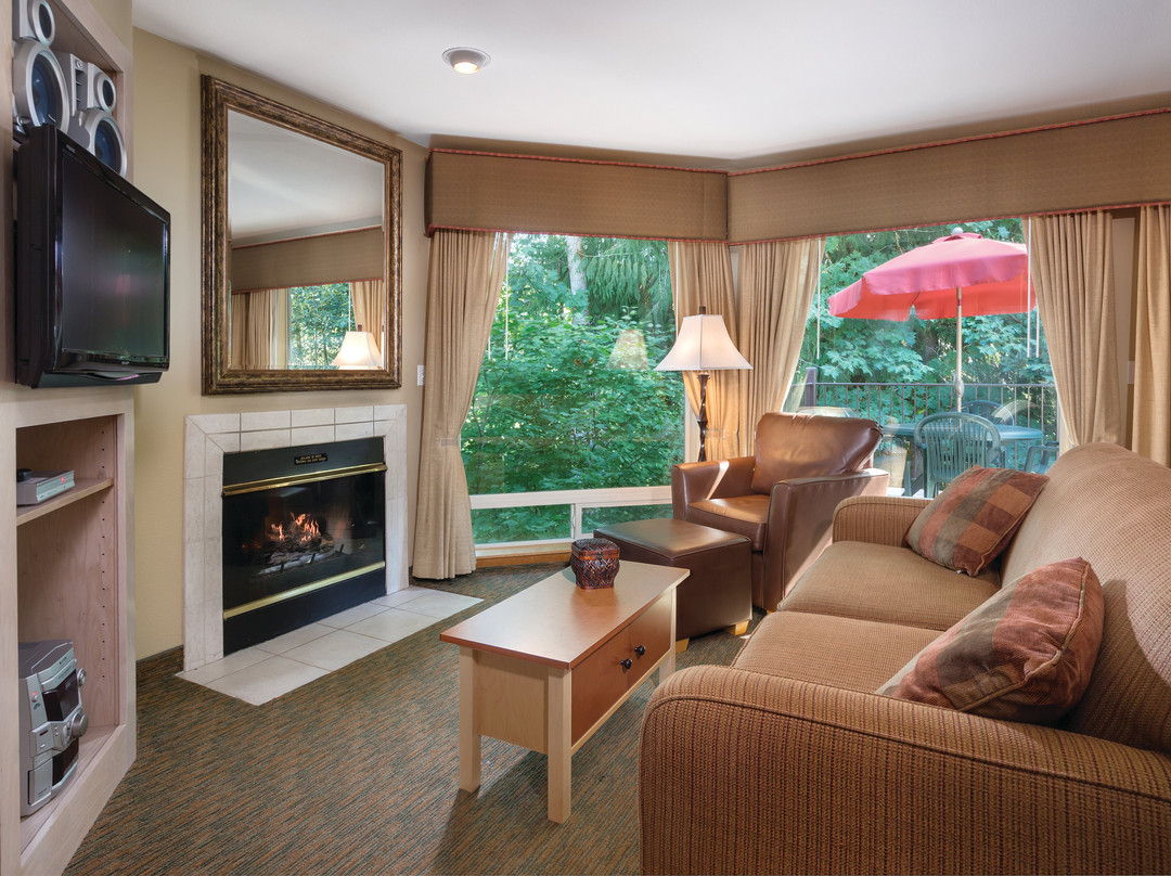 Whispering Woods Resort主图