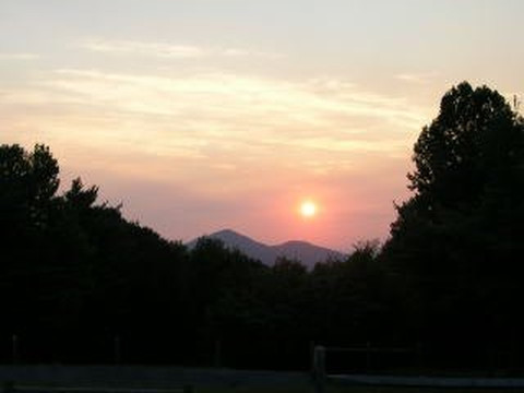 Bent Mountain Lodge主图