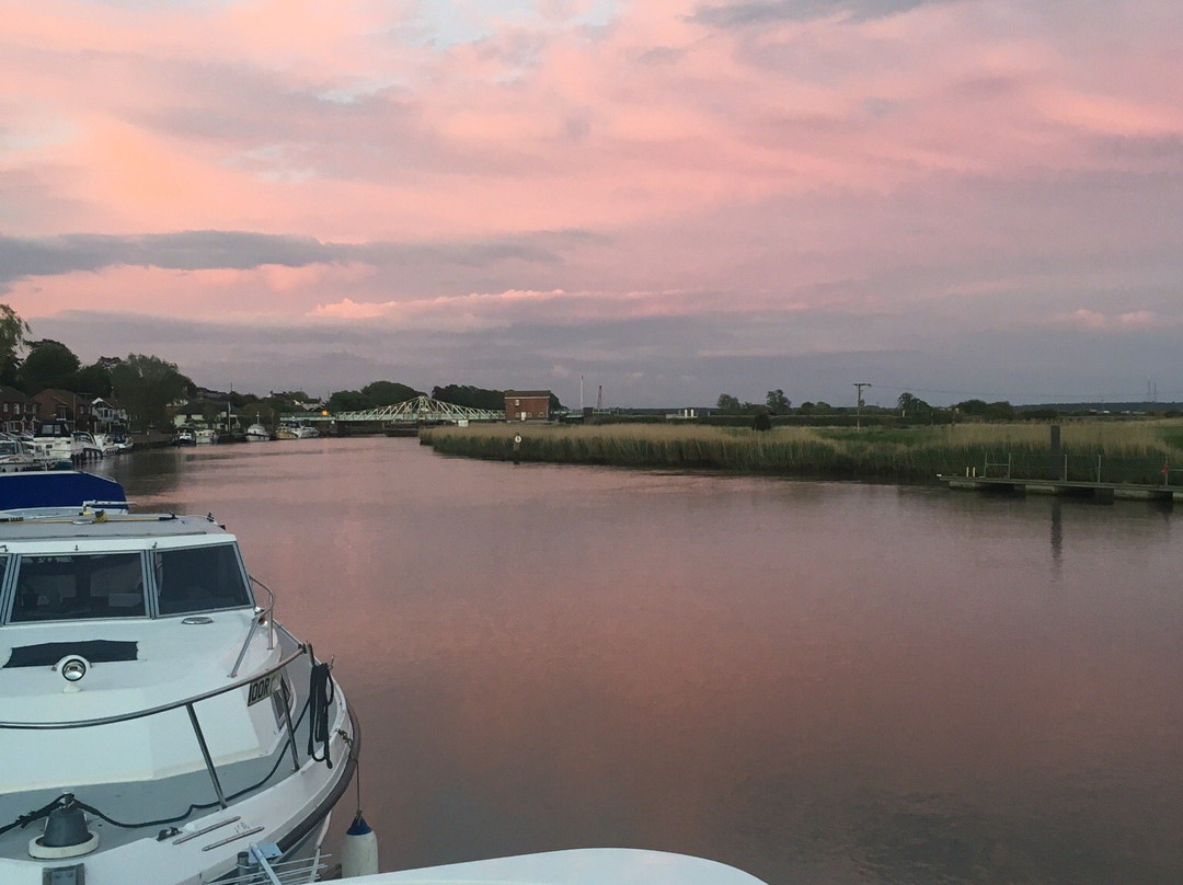 Silverline Marine景点图片
