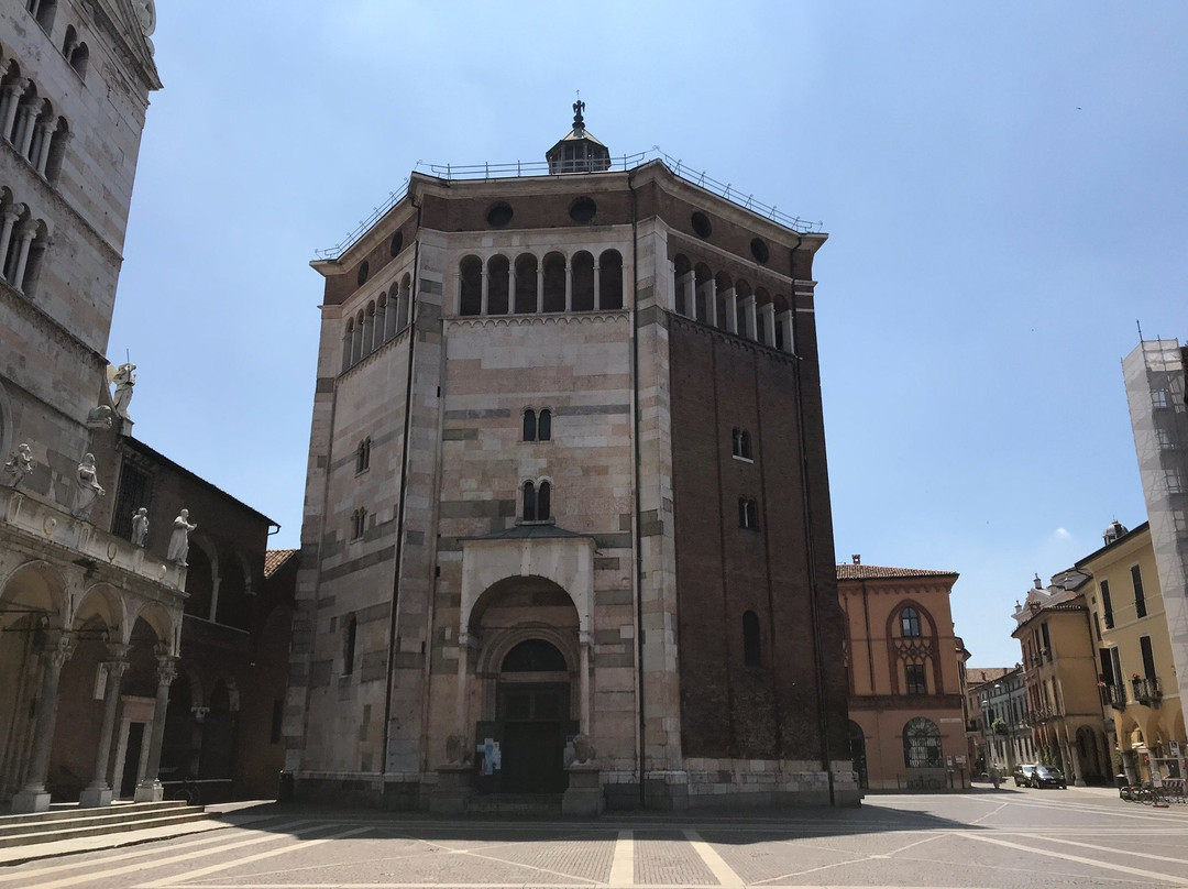 Cremona Baptistery - Museum of Romanesque Stones of Cathedral景点图片