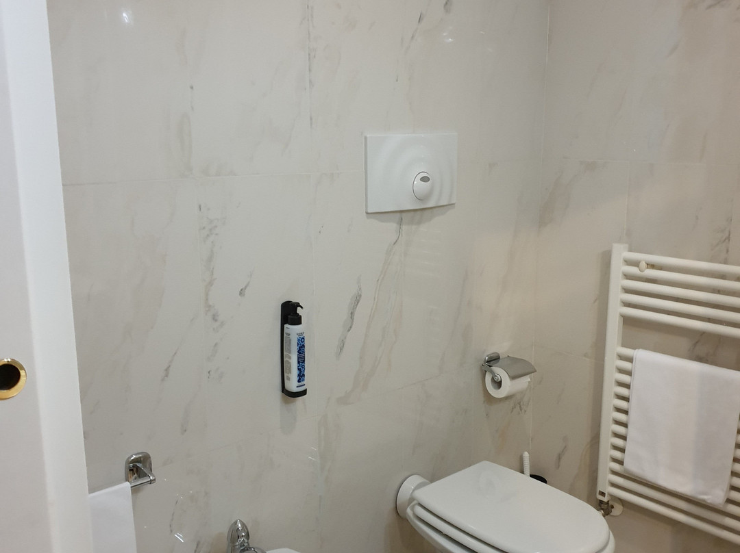 Canadian Hotel主图