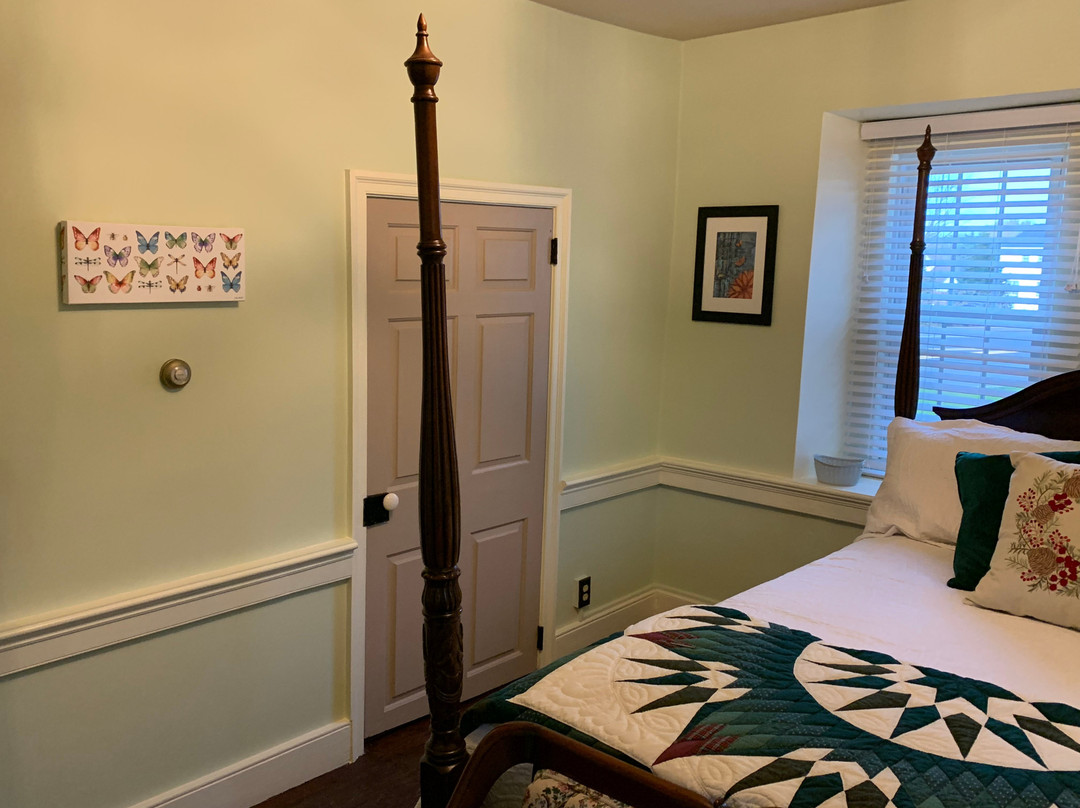 The Avenue Guesthouse and Gallery (formerly Forgotten Seasons Bed & Breakfast)主图