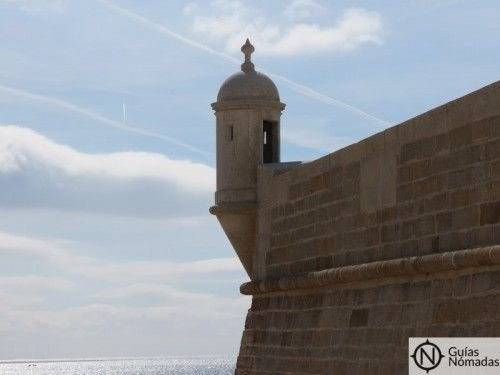 Fortaleza de Santiago-塞新布拉必去景点