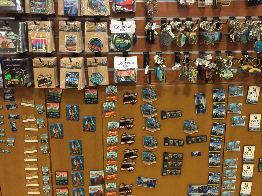 Yosemite Village Store-优胜美地国家公园必去景点