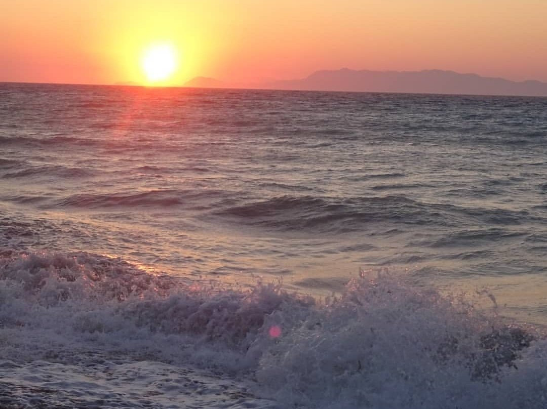 普莱海滩酒店主图