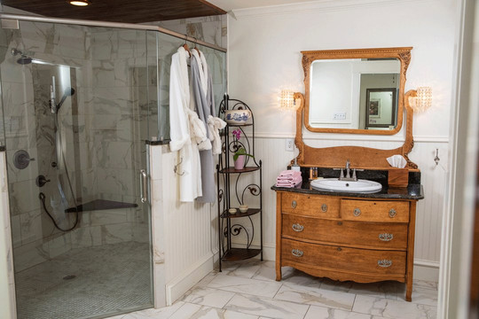 红色大门旅馆主图